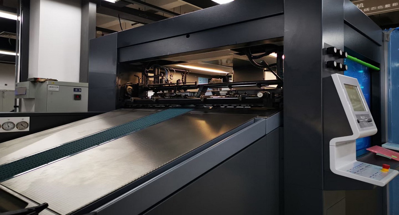 一絲(si)不苟，精益(yi)求精，成就(jiu)一流設備(bei)！